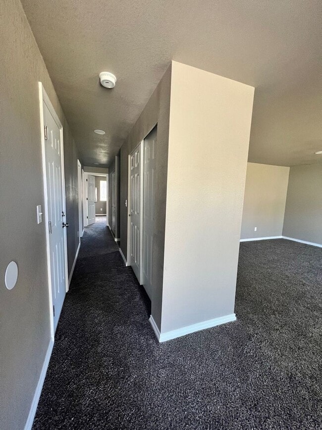 Building Photo - 1218 S 41st Ave