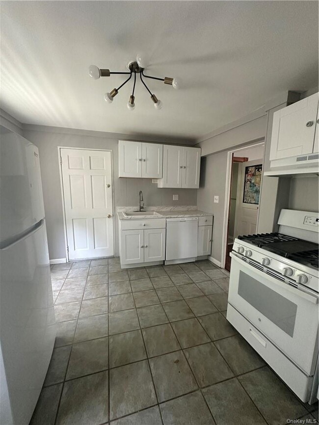 Building Photo - 20 Van Buren St