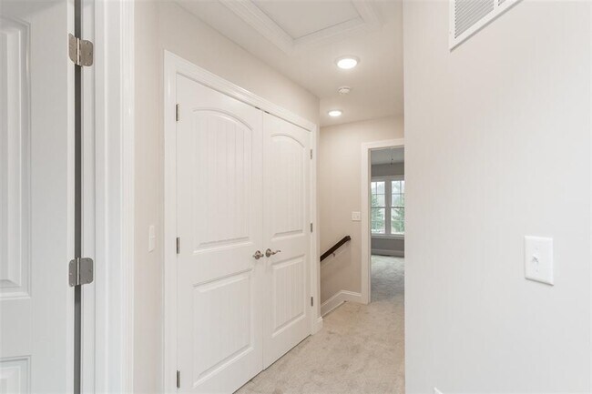 Building Photo - 1073 Bluemoon Dr