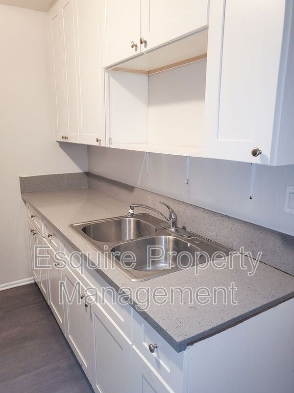 Building Photo - 974 Ashland Ave