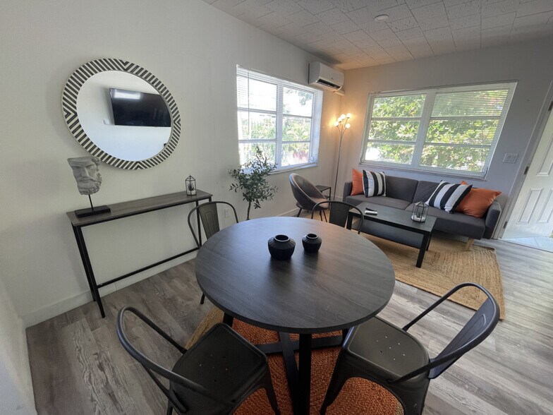 Building Photo - 2635 SW 24th Ave