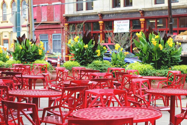 Building Photo - 122 W Elder St