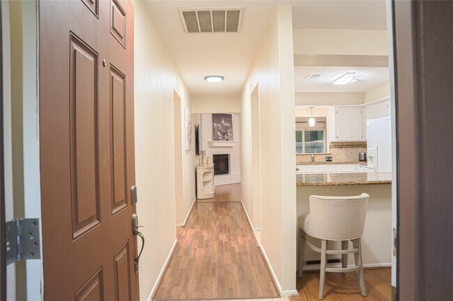 Primary Photo - 36 S High Oaks Cir