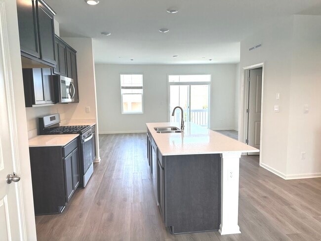 Building Photo - 2211 Glacier St