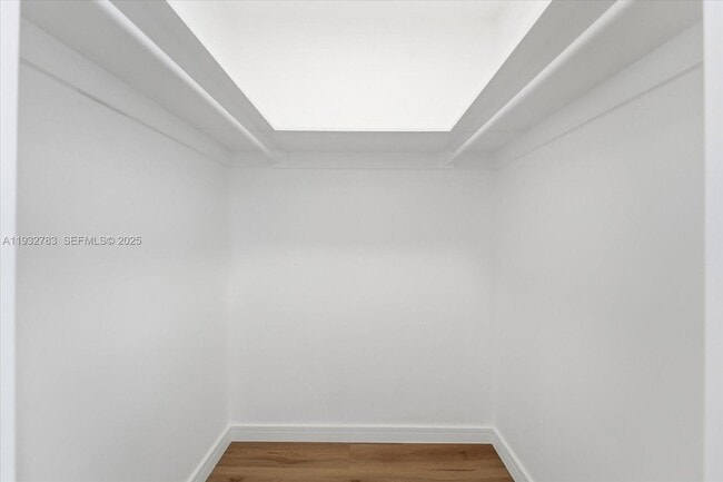 Building Photo - 1000 West Ave