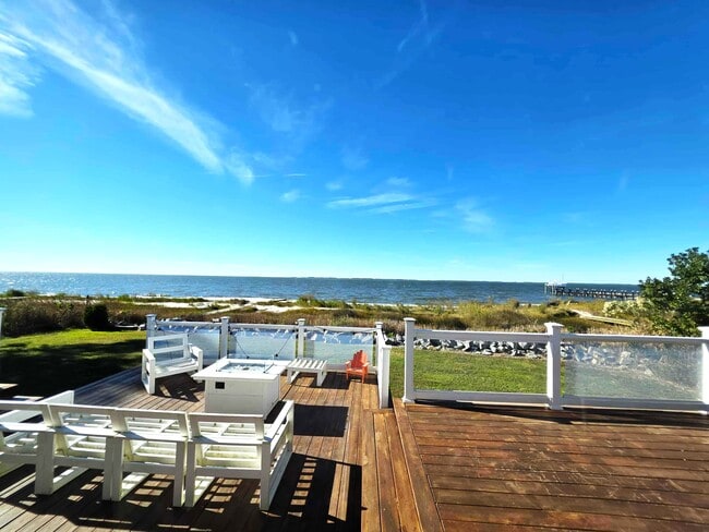 Building Photo - 8034 Riverview Rd