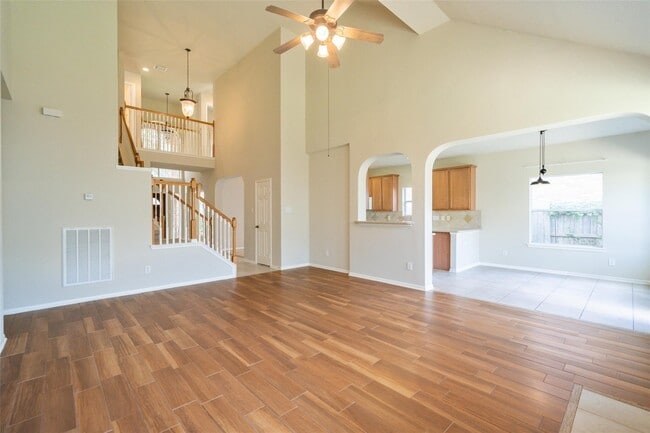 Building Photo - 8811 Sun Haven Ln