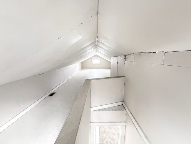 Building Photo - 2114 S Scott Ave