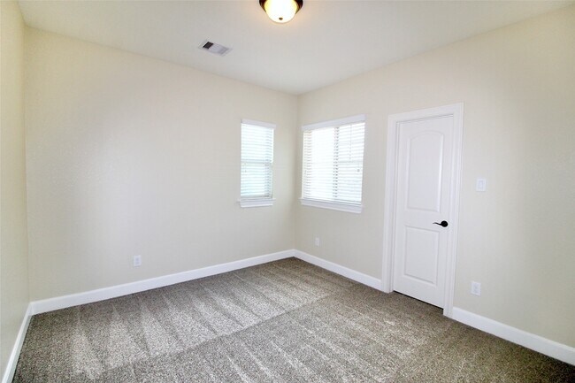 Building Photo - 24115 Via Privato Dr