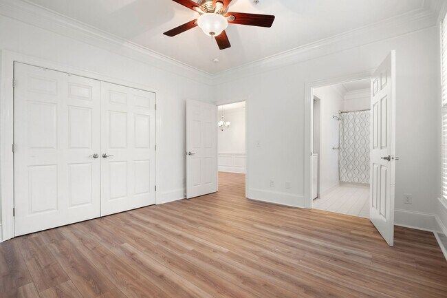 Building Photo - **Application Pending** Freshly Updated 2BR/2BA Condo - Minutes to North Hills