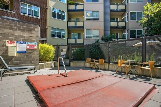 Building Photo - North Canal Station Condo