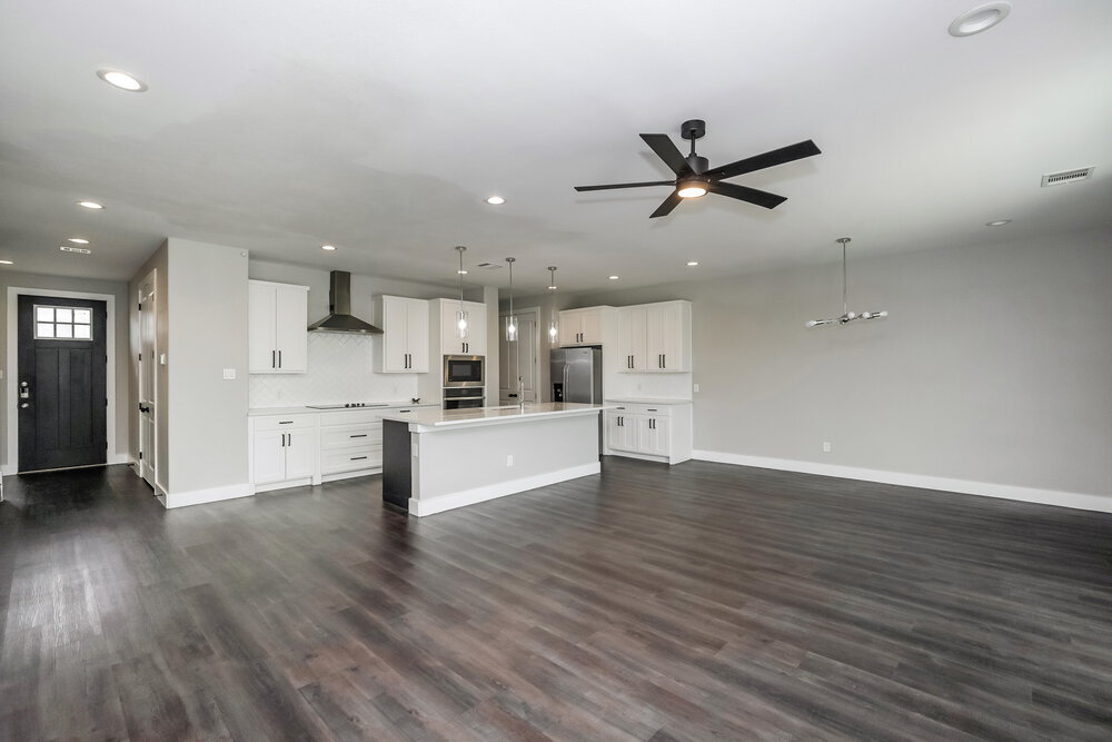 Building Photo - 7153 9th Hole Dr