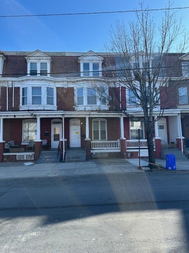 Primary Photo - Harrisburg School District 2 Bedroom 1 Bat...