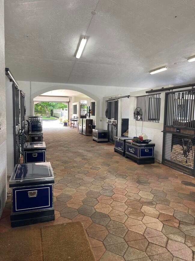 Building Photo - 14372 Equestrian Way