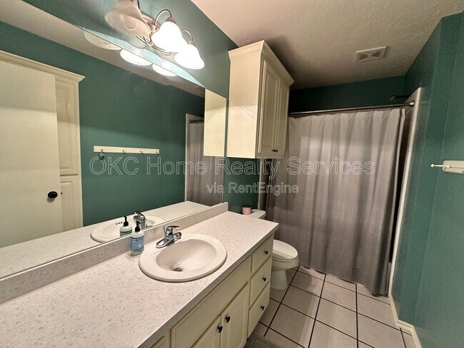 Building Photo - 1440 Agate Way