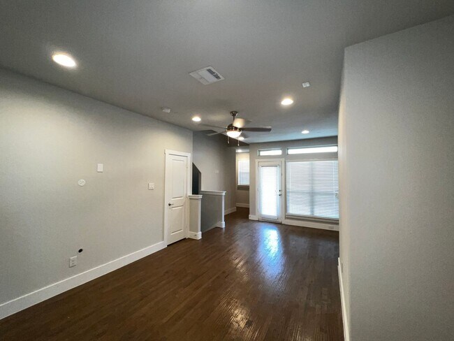 Building Photo - 1319 Rancho Mirage Dr