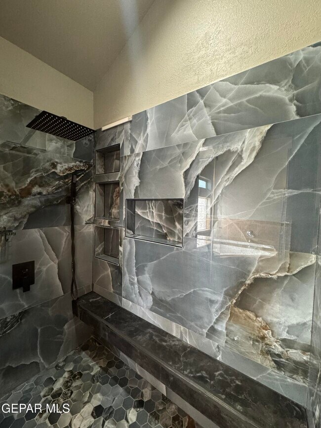 Building Photo - 13260 Emerald Creek Dr