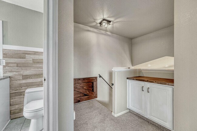 Building Photo - 12724 Henson Creek St