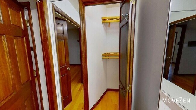 Building Photo - 4711 Highview Pl