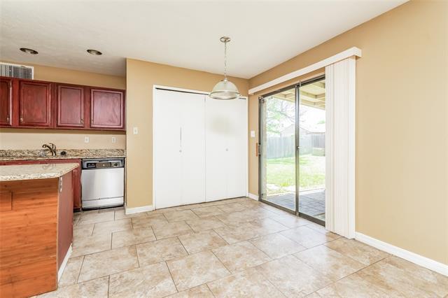 Building Photo - 6932 Sandstone Ct
