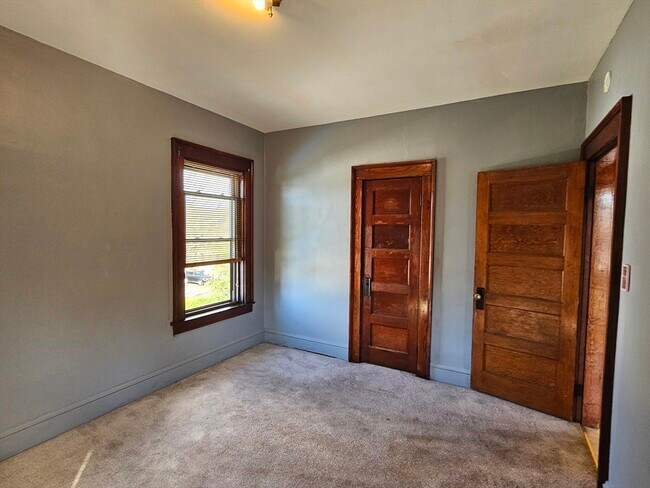 Building Photo - 30 Bemis St