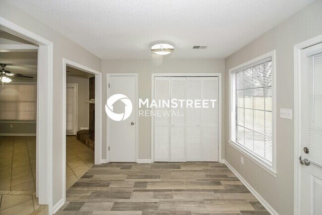 Building Photo - 3 Bedroom Pet-Friendly Home in Memphis, TN with Main Street Renewal