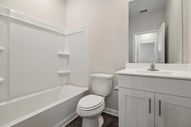 Building Photo - 15838 Berry Hl Dr