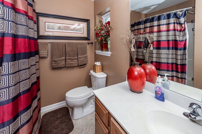 Building Photo - 7988 Shadow Oak Dr