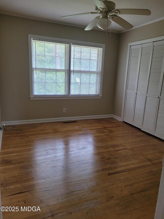 Building Photo - 2989 King Alfred Dr