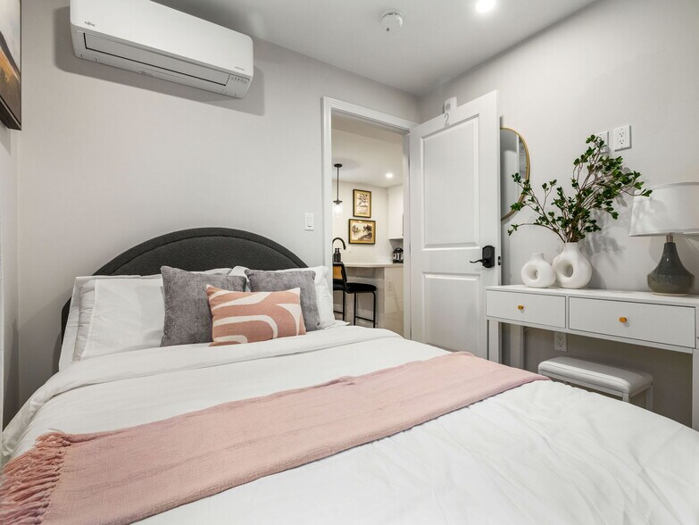 Building Photo - 193 Salem St