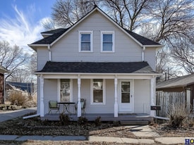 Building Photo - 825 C St