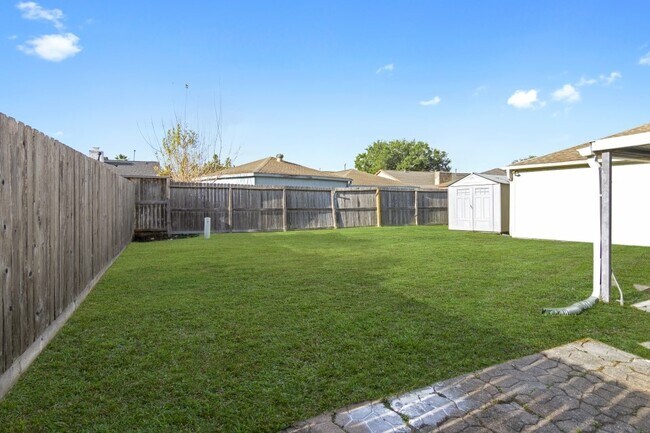 Building Photo - 10211 Sagemill Dr