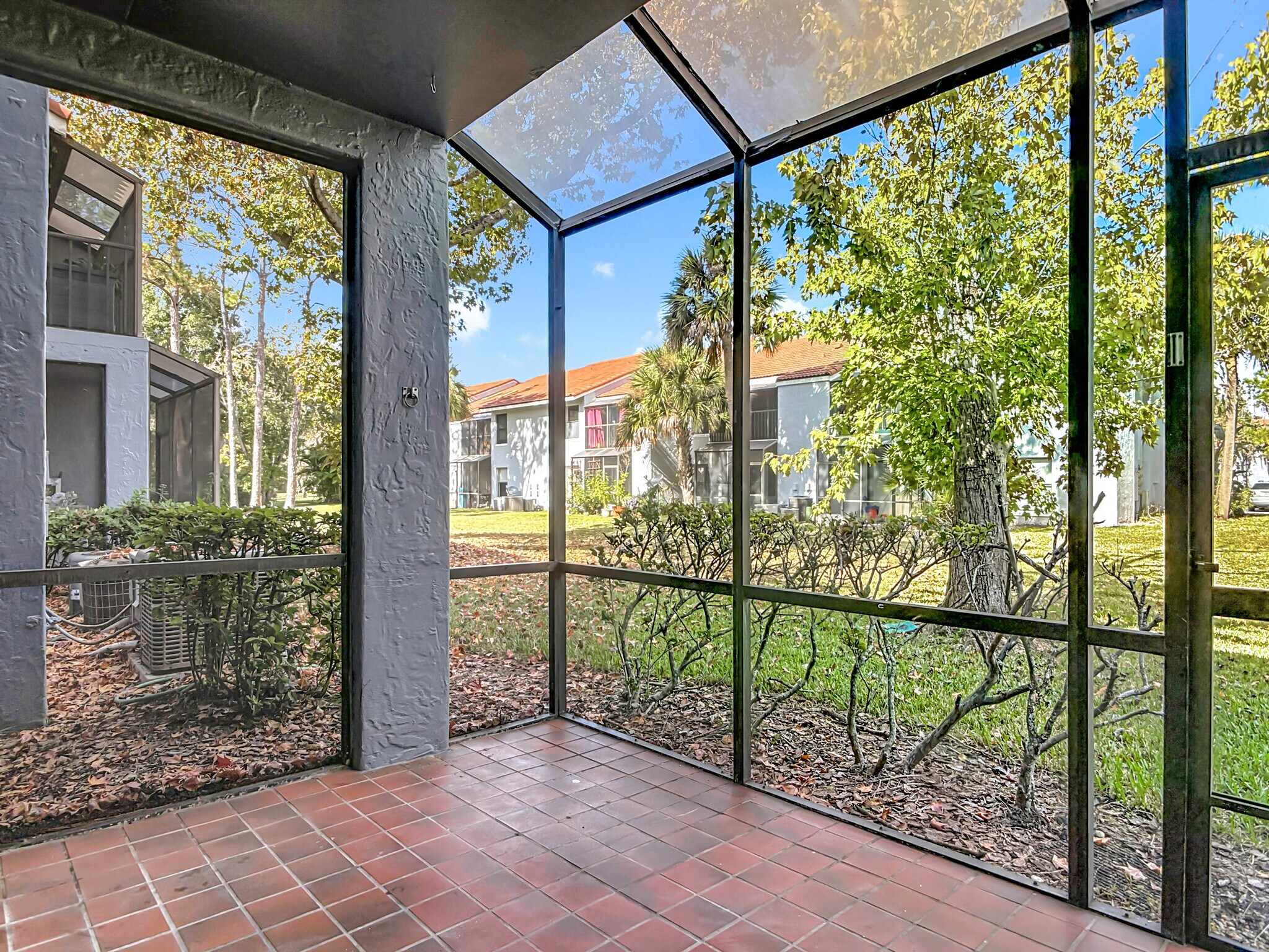 Building Photo - 4711 Capri Plz