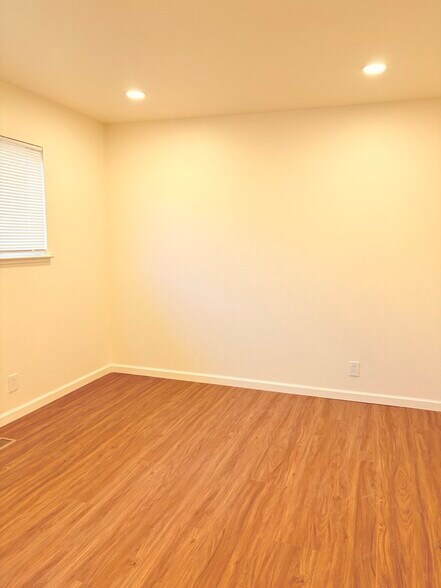Building Photo - 844 Doyle Rd