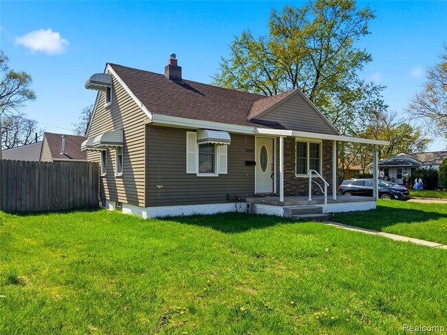 Building Photo - 18410 Tranquil St