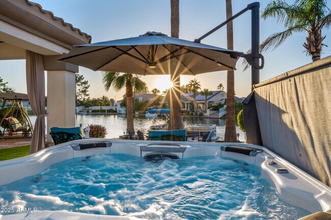 Building Photo - 1817 E Willow Tree Ct