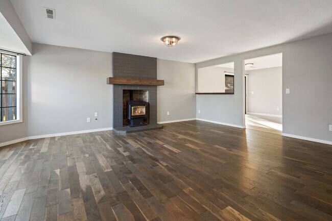 Building Photo - Ranch-Style 3 Bed / 2 Bath Single-Level Home in Hillsboro