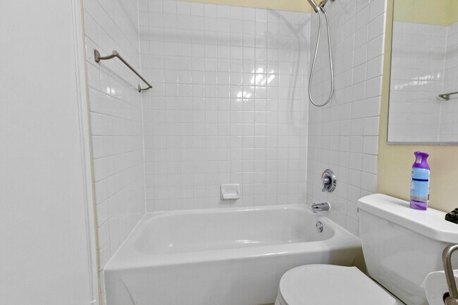 Building Photo - 3660 N Lake Shore Dr