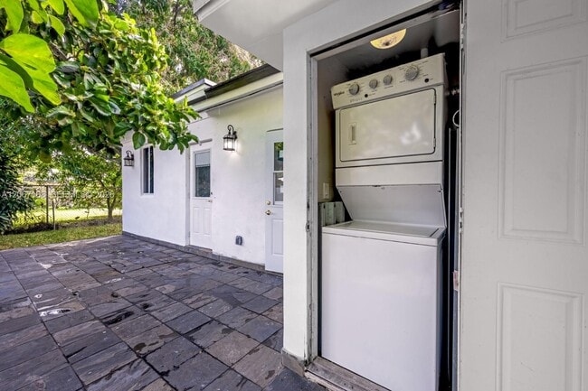 Building Photo - 8861 SW 127th Terrace