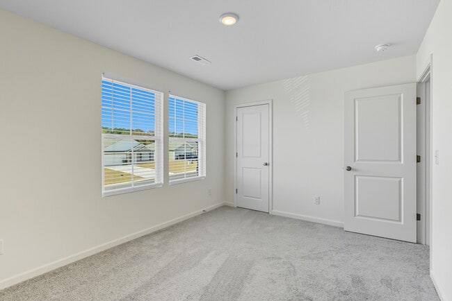 Building Photo - Viking Cove 30
