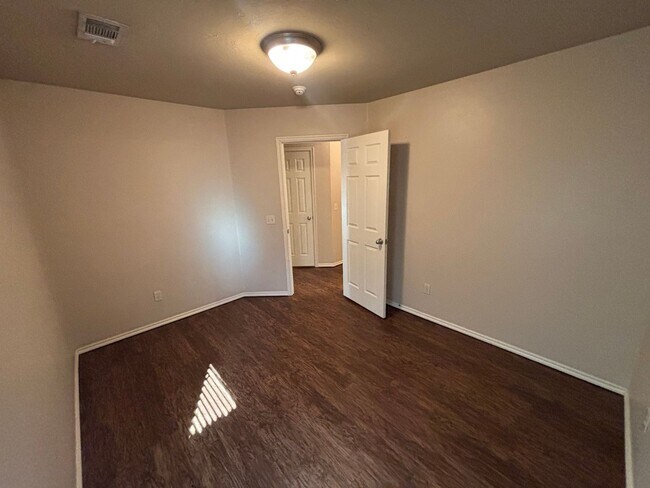 Building Photo - Wonderful 3 Bed 2 Bath in Choctaw