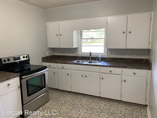Building Photo - 3 br, 1.5 bath House - 1308 W Alden Avenue