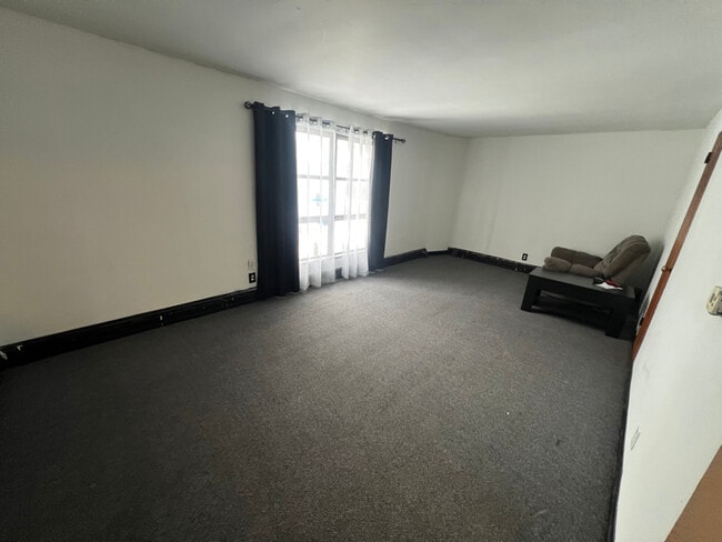 Building Photo - 8403 Buffalo Ave