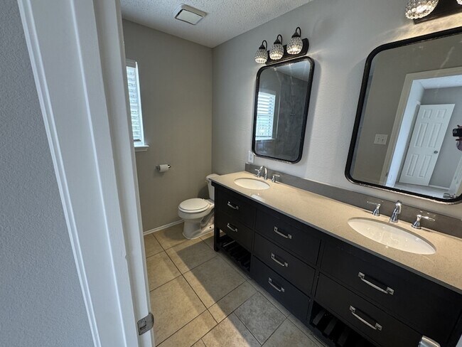 Building Photo - 1508 Mountain Side Dr