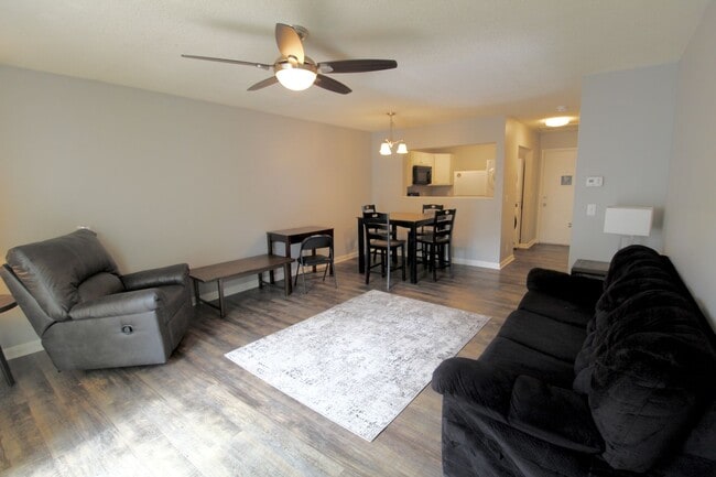 Building Photo - 1380 Hunters Rd