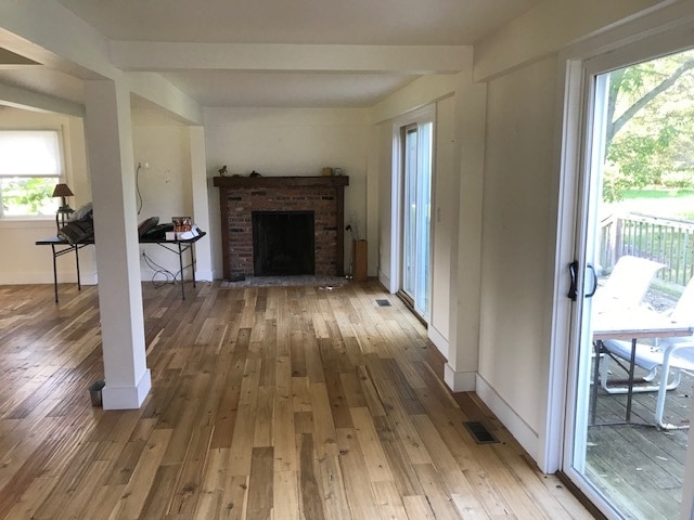 Building Photo - 572 E Branch Rd