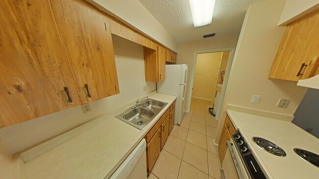 Building Photo - ***$0 SECURITY DEPOSIT***Lovely 2 Bedroom ...