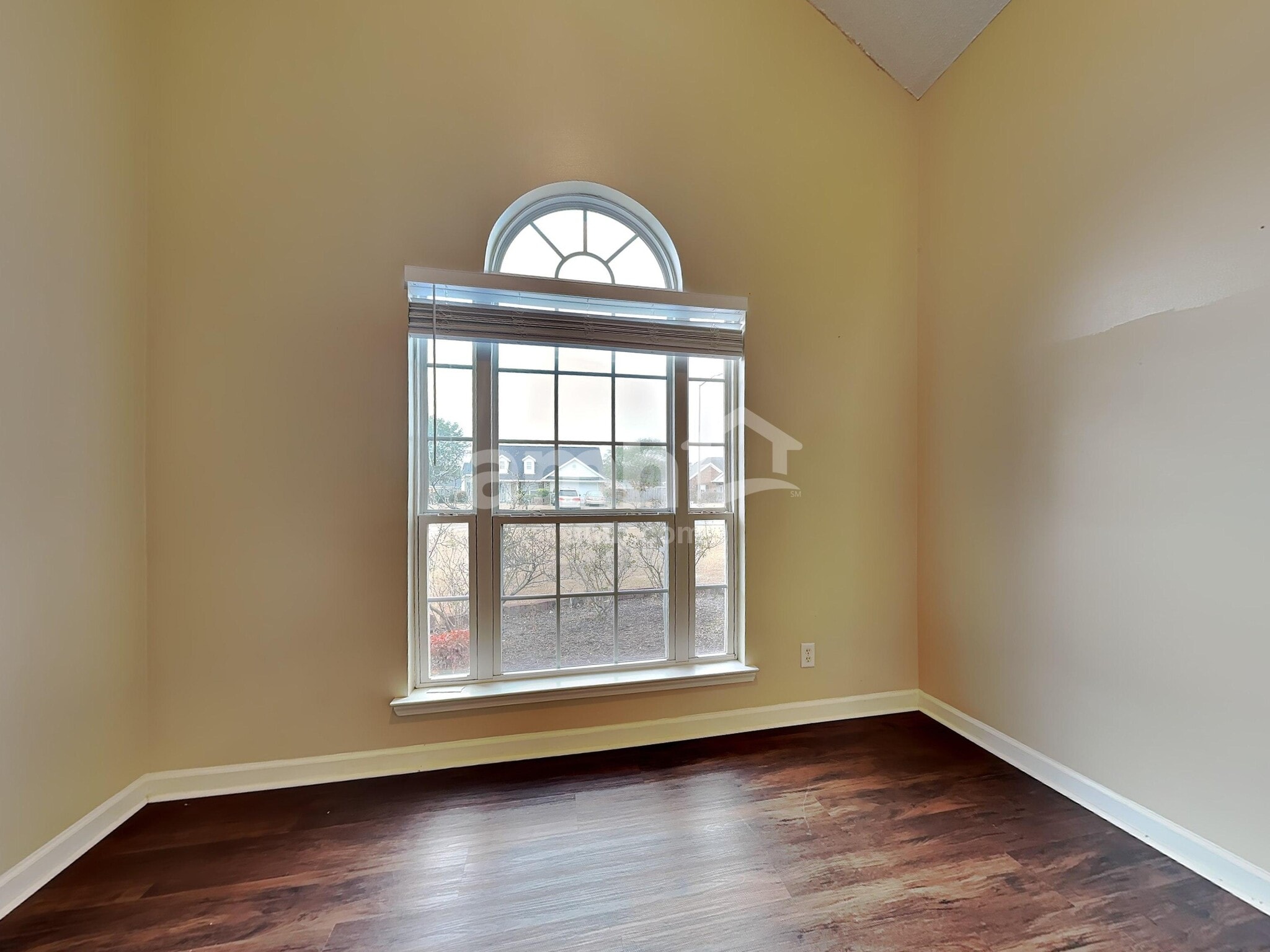 Building Photo - 307 Pebble Dr