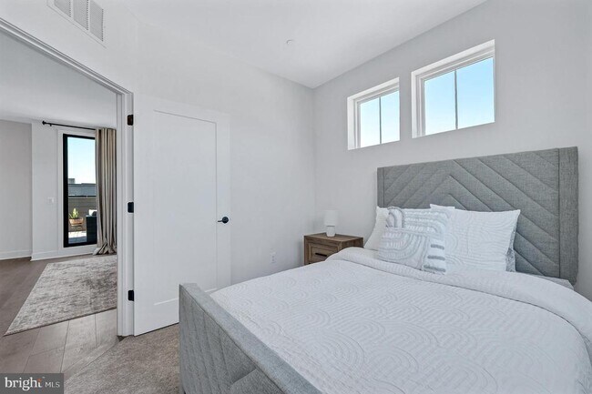 Building Photo - 1249 Northside Park Blvd