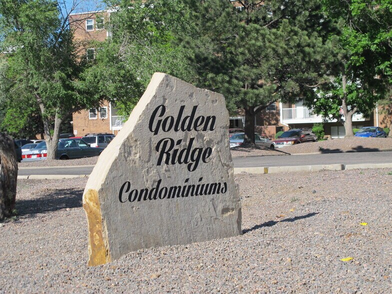 Building Photo - 1400 Golden Cir
